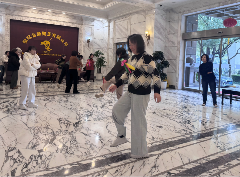 绽巾帼芳华 赴美好时光——铜冠金源期货举办三八妇女节趣味活动